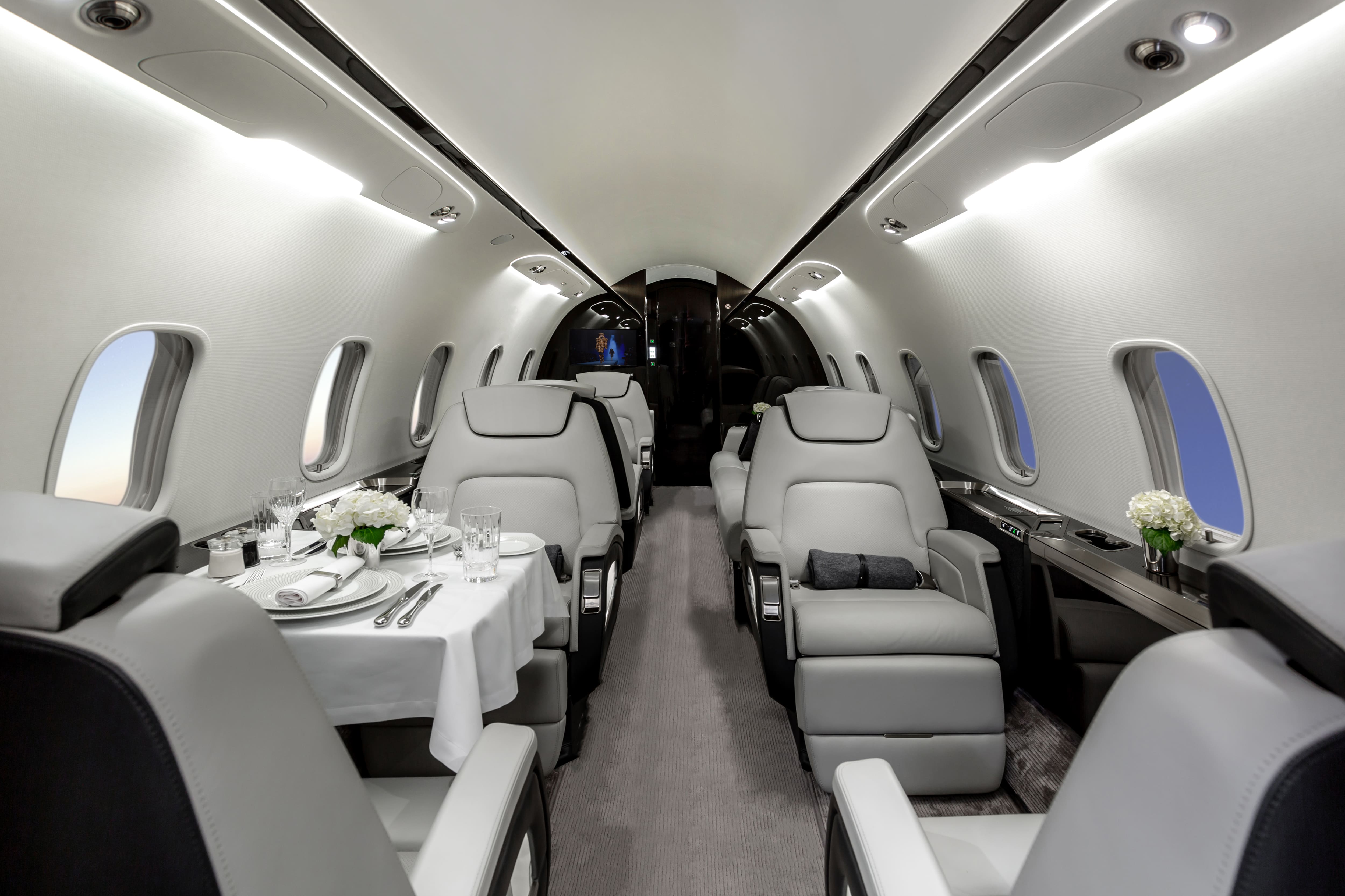 BOMBARDIER CHALLENGER 350 - Private Jet - Global Jet