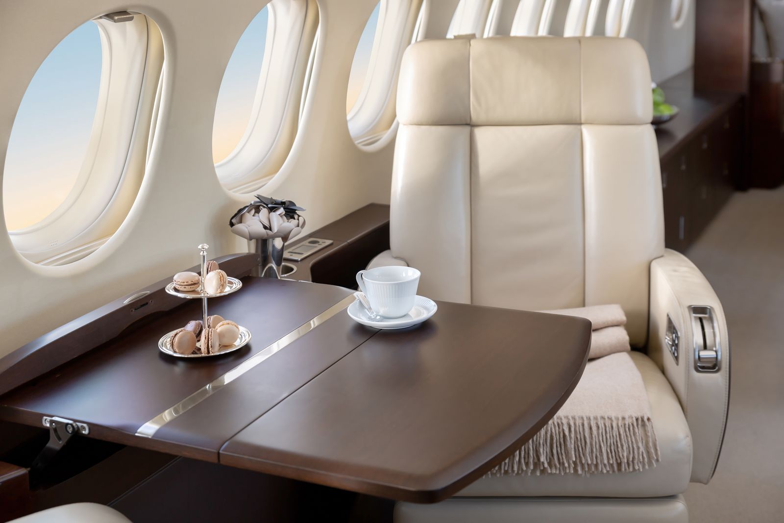 Contact Global Jet: your private aviation partner to Geneva